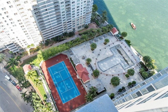 Building Photo - 1155 Brickell Bay Dr