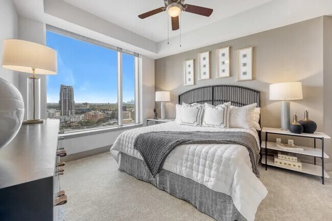 Foto del edificio - Elevated Galleria Living | 4 Weeks Free + $500 Off!