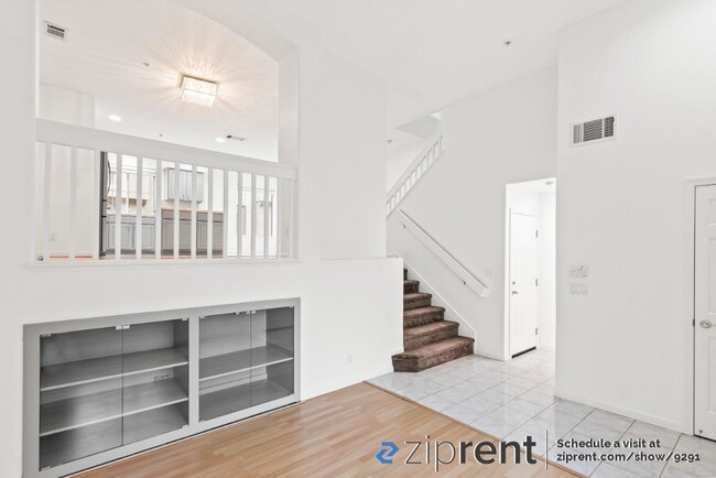 Building Photo - 3112 Vinifera Dr