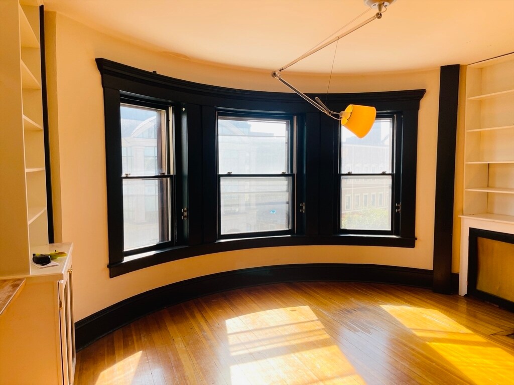 Foto principal - 1137 Massachusetts Ave