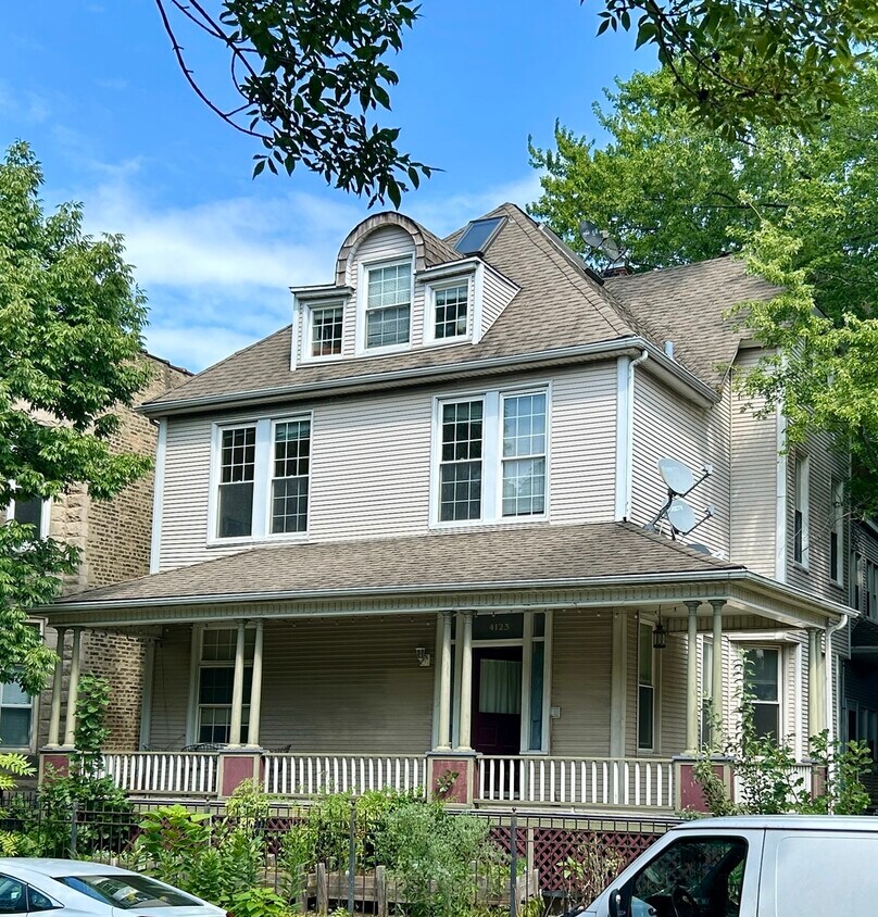 Primary Photo - 4123 N Ashland Ave