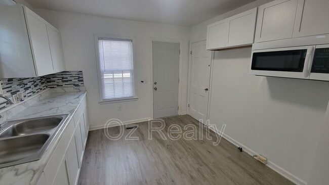 Building Photo - 709 Durango Dr