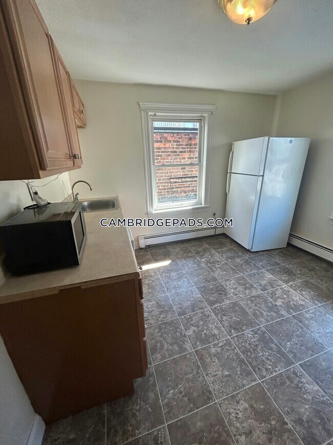 2386 Massachusetts Ave Unit 2, Cambridge, MA 02140 Room for Rent in
