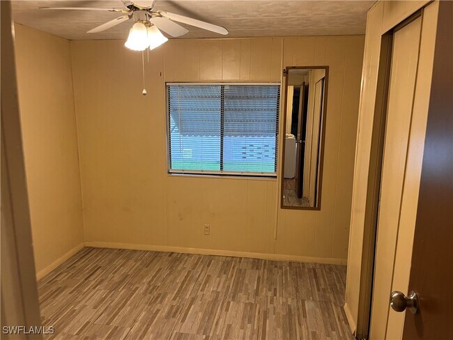 Building Photo - 2035-2035 Seagrape Ct