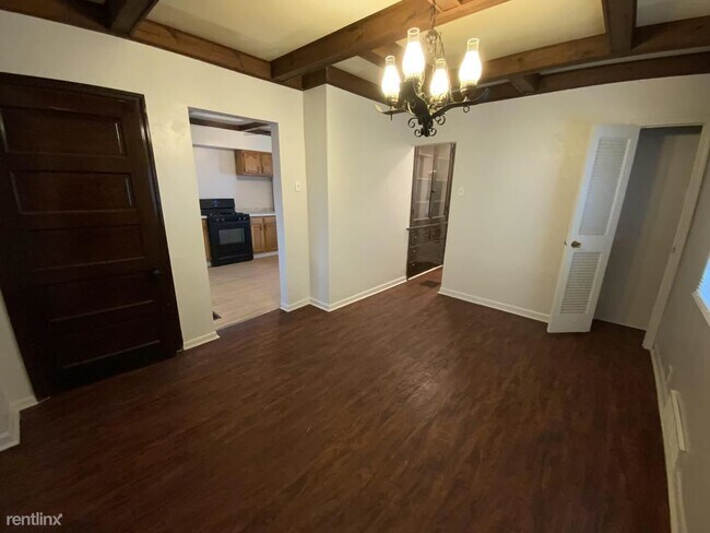 Building Photo - 4 br, 2 bath House - 206 2nd Avenue