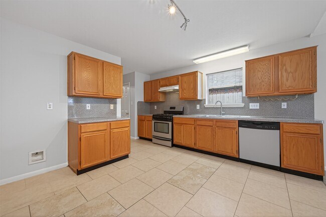 Foto del edificio - 21484 Palace Pines Dr