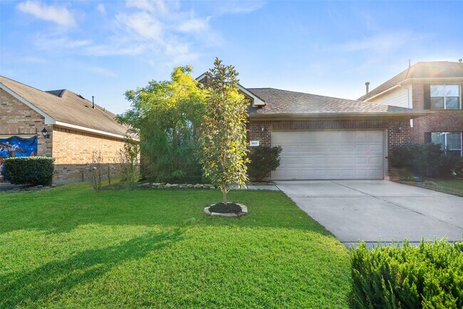 Foto del edificio - 8815 Rollick Dr