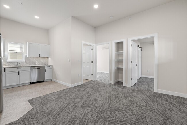 Foto del edificio - Ponderosa Apartments