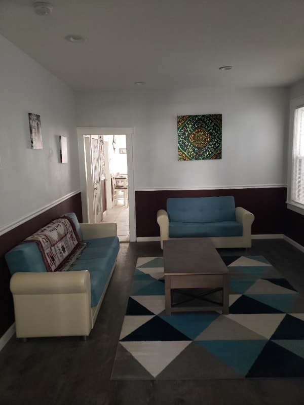 Building Photo - 142 Mapes Ave