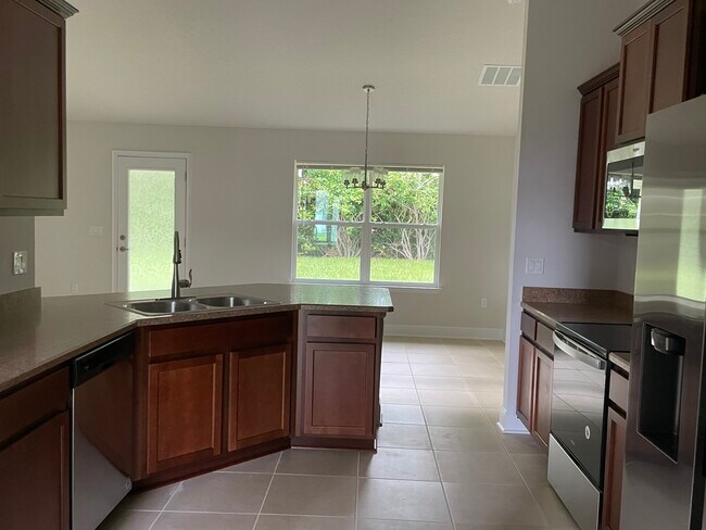 Easy in from Garage to Backyard - 33 Bronson Ln