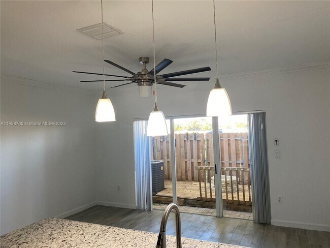 Foto del edificio - 1490 NE 33rd Ave