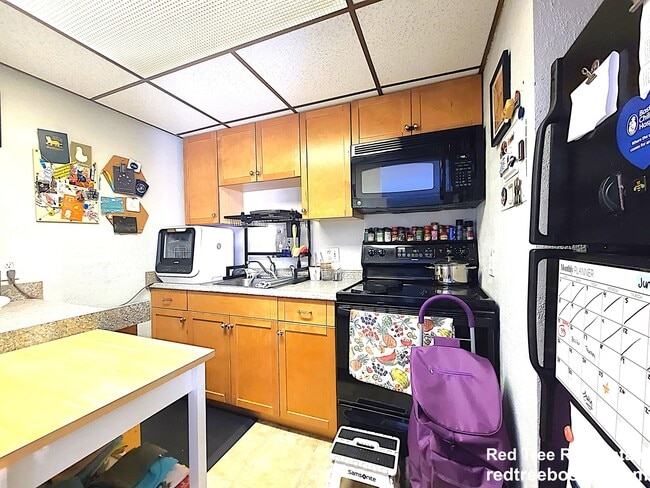 Foto del edificio - 1243 Beacon St