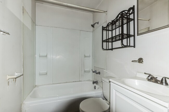 Foto del edificio - Charming 1-Bedroom Home in a Prime Locatio...
