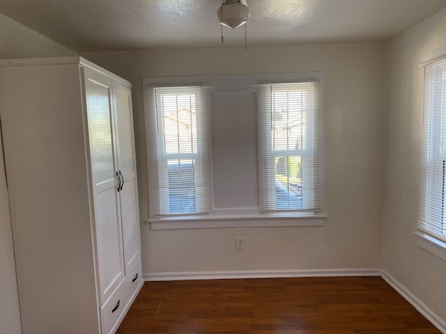 Dormitorio - 5426 S Van Ness Ave