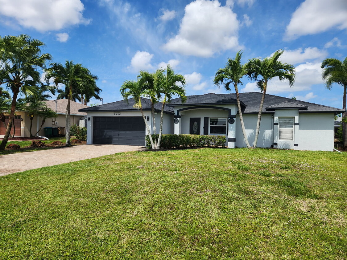 Foto principal - 2536 SW 24th Ct