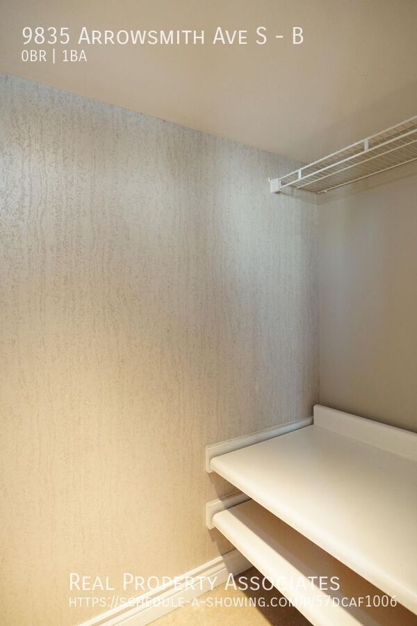 Foto del edificio - 9835 Arrowsmith Ave S