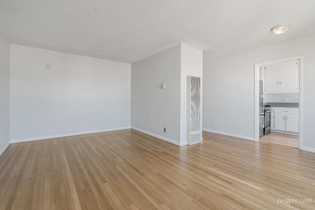 Building Photo - 80 Terra Vista Ave