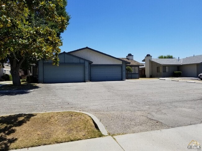 Building Photo - 5913 Auburn Oaks Dr