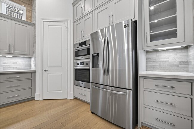 Foto del edificio - 2713 Kinsley Oaks Dr
