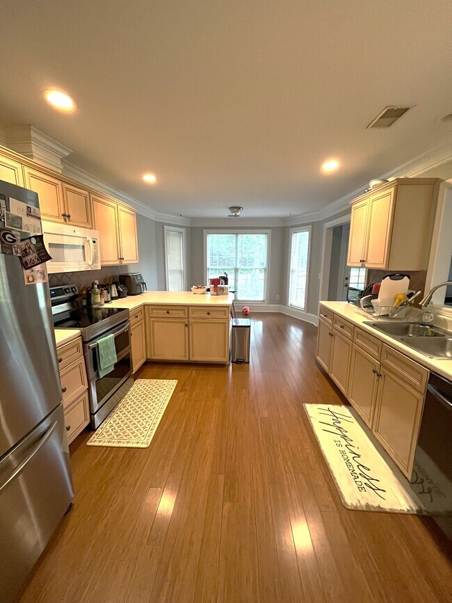 Building Photo - 420 Wood Ln