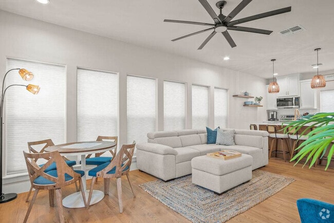 Building Photo - 14943 Leeward Dr
