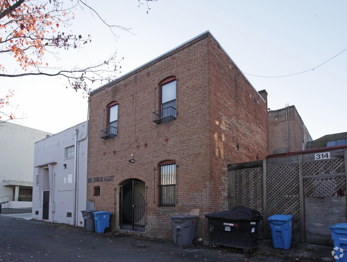 Building Photo - 316 Indian Aly