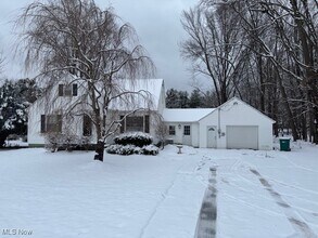 Building Photo - 7500 Lakeshore Blvd