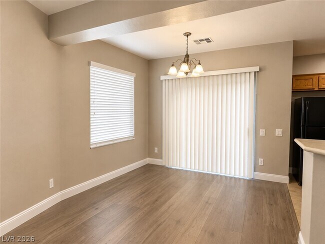 Foto del edificio - 6868 Sky Pointe Dr