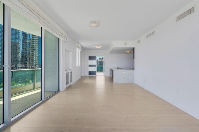 Foto del edificio - 900 Biscayne Blvd