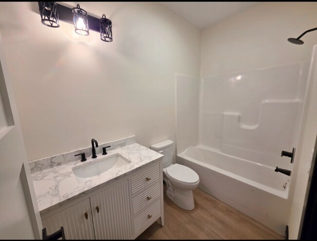 Foto del edificio - 718 Ringold St