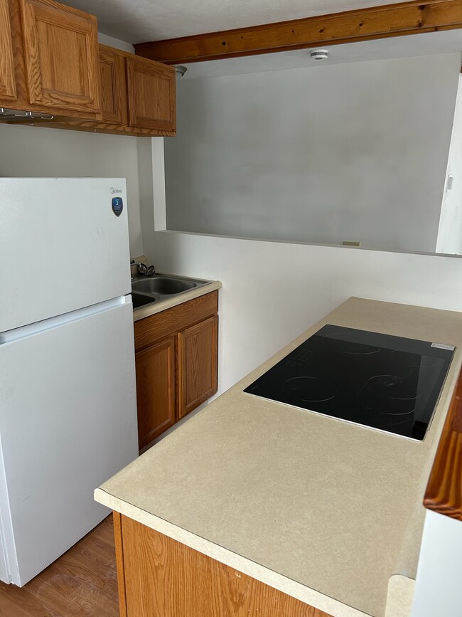 Kitchen - 1921 N James St