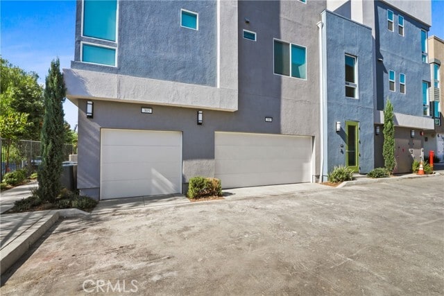 Building Photo - 960 N Tangent Privado