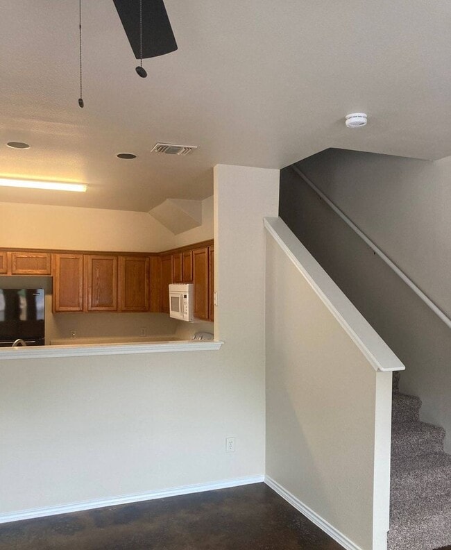 Photo - Spacious open concept duplex Townhome