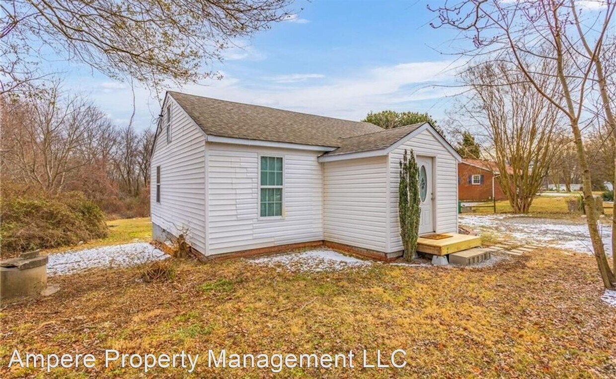 2 br, 1 bath House 2405 Darrow Rd House Rental in Walkertown, NC