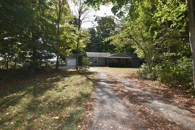 Foto del edificio - Country Home Available in Greenfield
