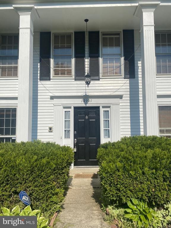 Building Photo - 12101 Amblewood Dr