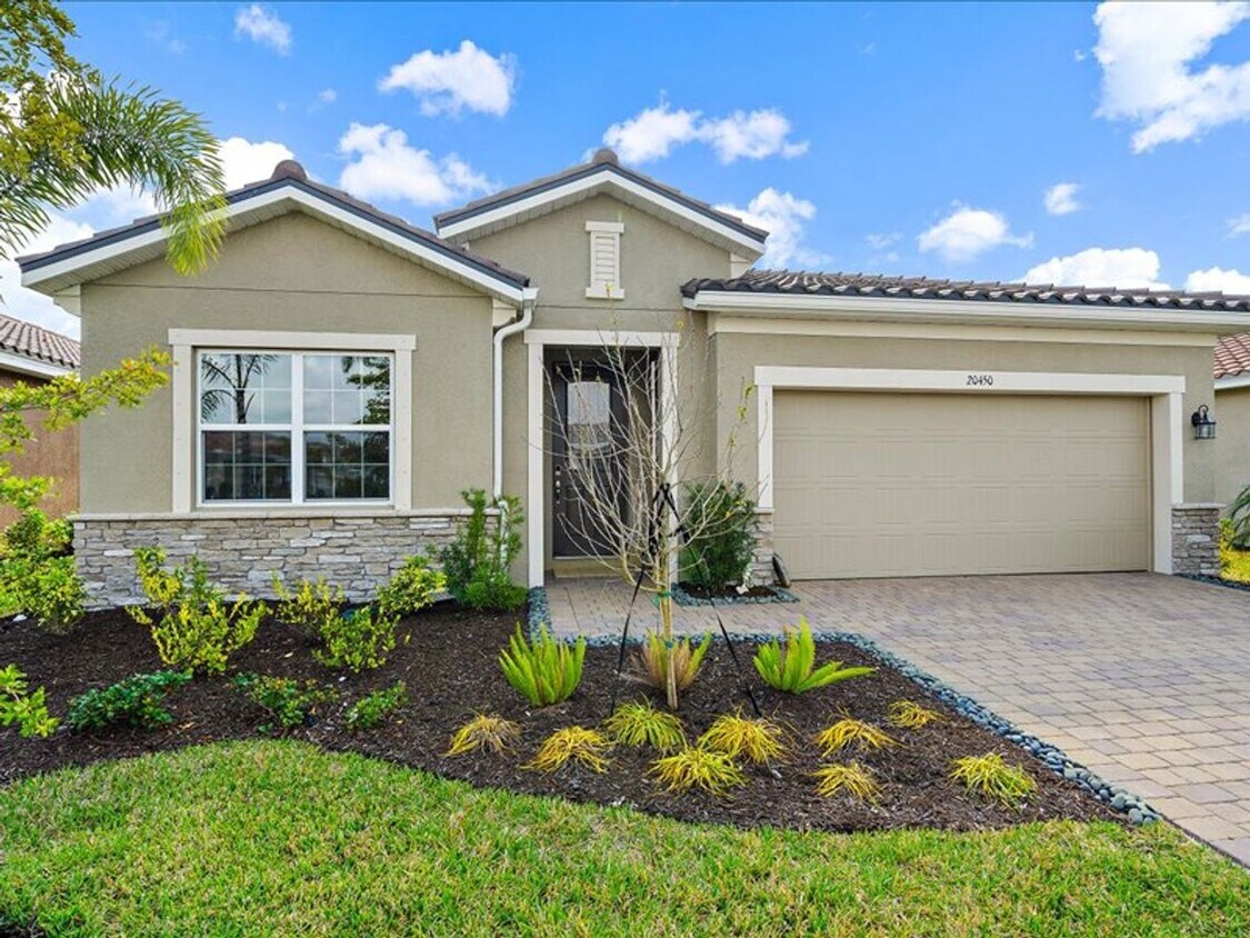 Stunning Annual Unfurnished 3 bedroom 2 1/... House Rental in Venice, FL