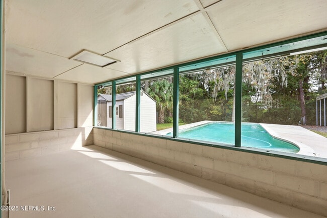 Foto del edificio - 457 Nightingale Rd