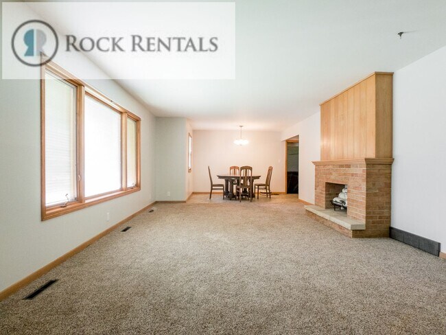 Foto del edificio - 4 Bed 2 Bath in Arlington