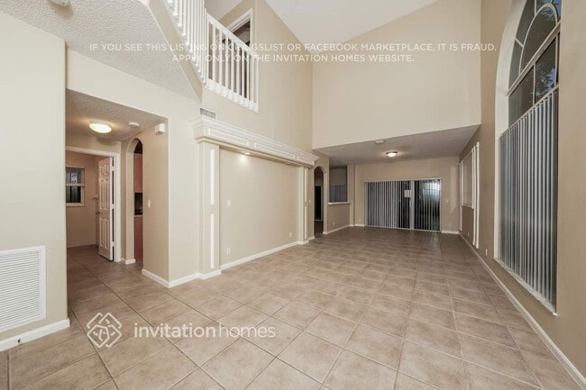 Building Photo - 7640 Colony Palm Dr