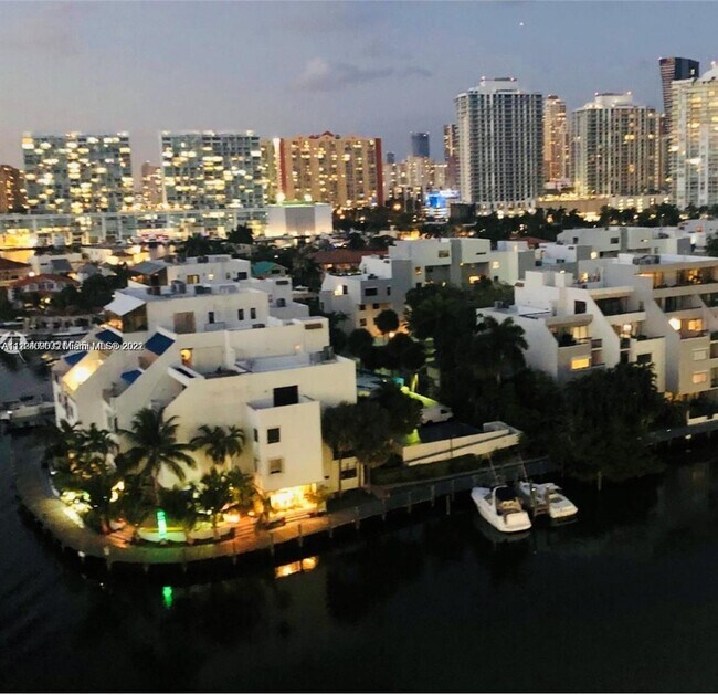 400 Kings Point Dr Unit 1010, Sunny Isles Beach, FL 33160 Condo for