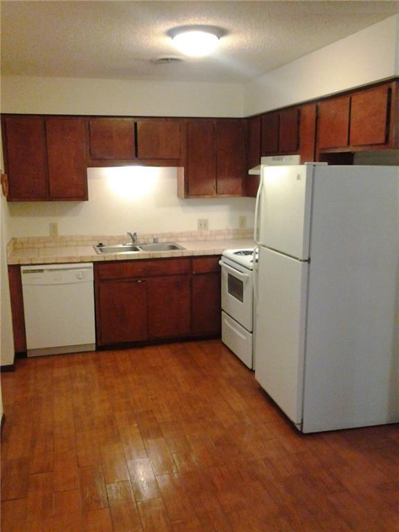 Foto del edificio - 2366 N Raven Ln