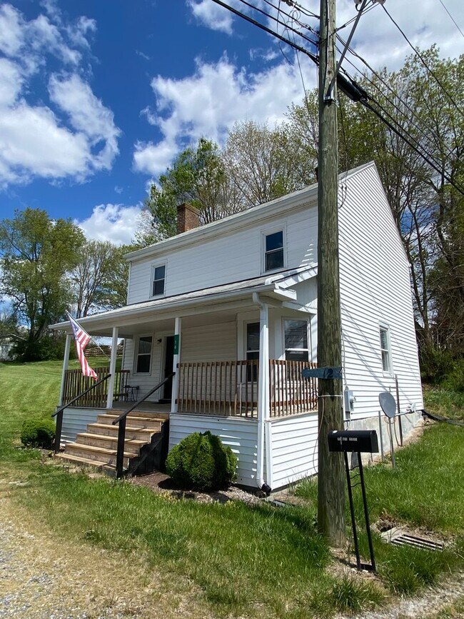 Building Photo - Available May 21st!!!