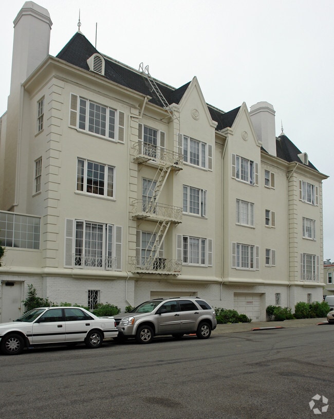 Building Photo - Marina Pierce Apartments
