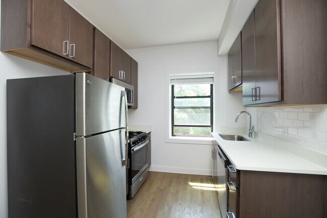 Foto del edificio - 3407 W Fullerton Ave