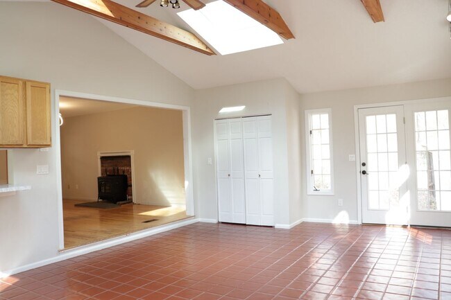 Foto del edificio - 35 Highpoint Rd