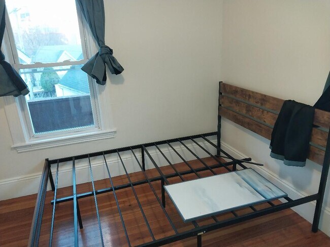 Foto del edificio - 1656 N Shore Rd