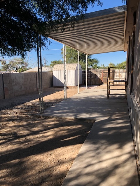 backyard and storage shed - 3339 N Flowing Wells Rd