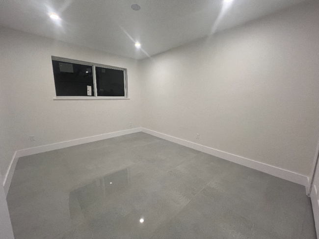 Foto del edificio - 5300 NW 25th Ave