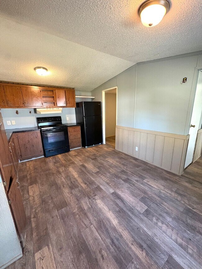 Building Photo - Peaceful 3BR - 2BR In Tompkinsville!